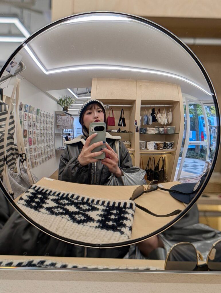 韓國釜山的廣安里真的有很多漂亮的網美小店可以走走逛逛！我這次去的這間叫「panier」，東西漂亮好買又便宜！