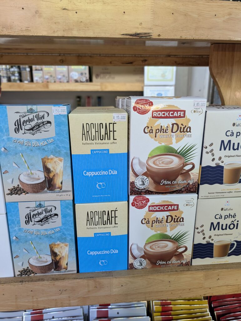 ARCH Cafe 還有很多其他口味可以買，像是椰子咖啡也是很多人會買回去的伴手禮唷～